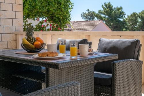 Apartments Jelavic Bol