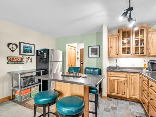 Η κουζίνα ή μικρή κουζίνα στο Victorian Inn Elkhart Lake
