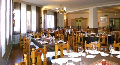 A restaurant or other place to eat at Labella María