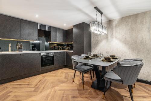 Sovo - Luxury Old Town Design Apartment With Fireplace photo 15