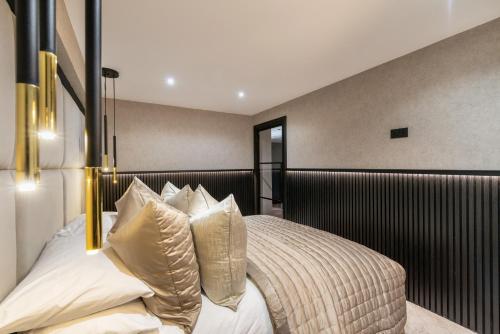 Sovo - Luxury Old Town Design Apartment With Fireplace photo 23