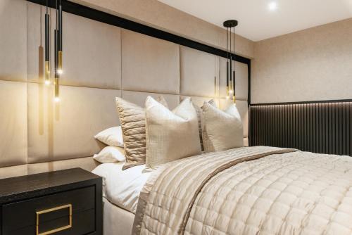 Sovo - Luxury Old Town Design Apartment With Fireplace photo 21