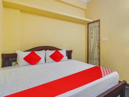 Postel nebo postele na pokoji v ubytování Hotel O AM Luxury AC ROOM'S