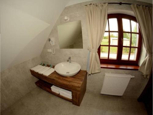 Et badeværelse på Hotel Kuźnia Smaków