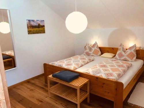 Katil atau katil-katil dalam bilik di Holiday apartment in Altusried with sauna