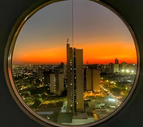 Solopgangen eller solnedgangen set fra lejligheden