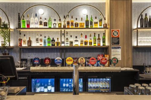 El salón o zona de bar de Nightcap at Pymble Hotel