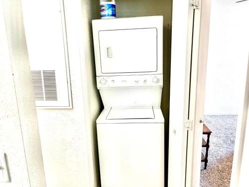 Gallery image of Rooms by Month Daytona in Port Orange
