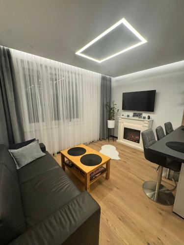 Black and white style apartment in Vienna