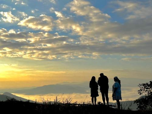 Φυσικό τοπίο κοντά σε οργανωμένο κάμπινγκ
