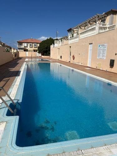 Πισίνα στο ή κοντά στο Oceanfront Oasis by the Sands in el Medano