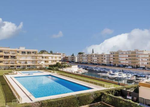 La Palme d'Or - Piscine, Pétanque et Port