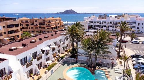 INEIKA- Apartamento con terraza vista piscina