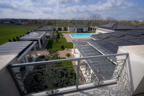 Piscina di J'adore Boutique Hotel o nelle vicinanze