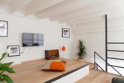 Bright Terrace Loft in Florence Center