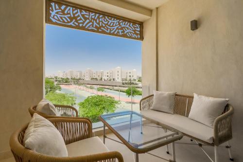 Glow & Tide 1BDR w Rooftop Mangroovy Free Pool & Beach Access