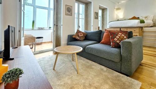 Flores'Old Town - Elegant studio with roomy patio