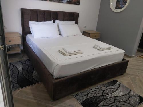 Bunec Seascape Villa Apartmentsにあるベッド