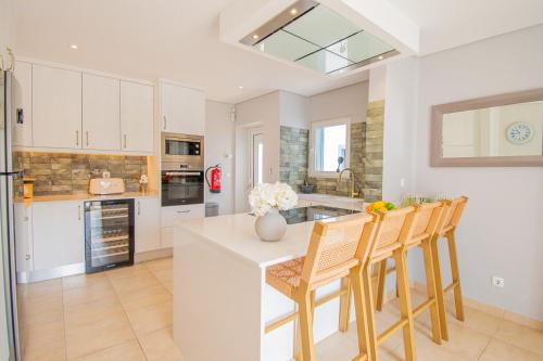 Casa Ana Superbly Renovated with Heated Private