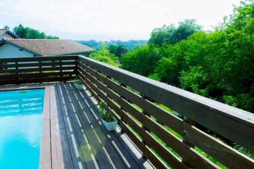 Spacious house with pool in Ondres