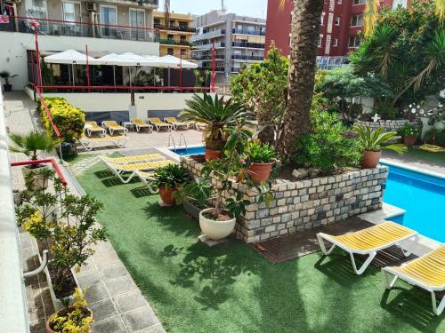 Πισίνα στο ή κοντά στο Apartaments Mar Blau Calella