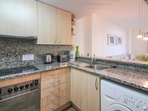 Appartement en 1ère ligne de mer à Roses avec terrasse