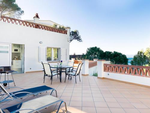 Casa Acogedora a 20m Playa Roses con Parking - ES-228-113