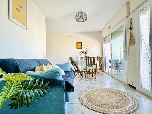 Nancy. Apartamento en Roses vistas al canal y zona tranquila