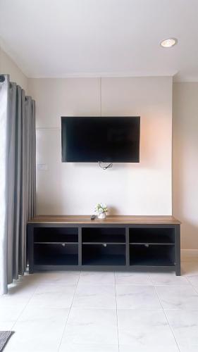 Televisyen dan/atau pusat hiburan di นิวเวิลด์ ระยอง New world Rayong