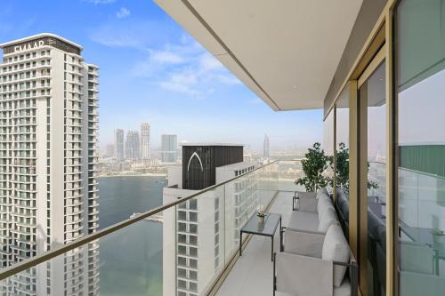 Elegant 2BR in Beachfront with Stunning Marina Views