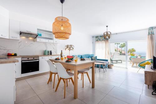 Sunny Paradise with Ocean View