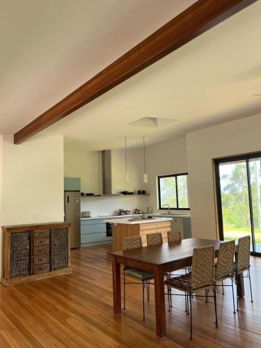 Η κουζίνα ή μικρή κουζίνα στο Bellingen amazing escape