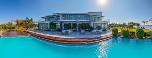 Πισίνα στο ή κοντά στο Nandoni Waterfront Resort