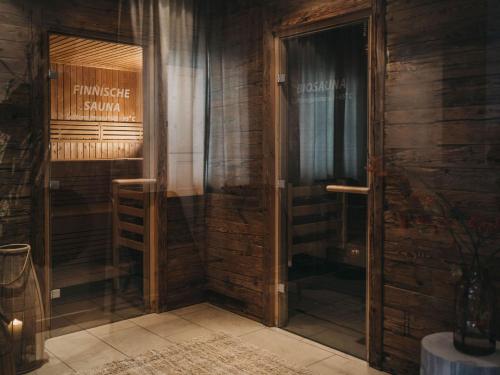 ザールバッハ・ヒンターグレムにあるResidence Saalbach by VAYA inklusive Joker Cardの建物内の廊下