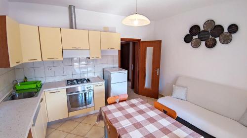 Leana Apartments , island of Brač