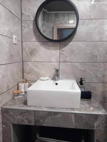 Closer "Egnatia Apartment 1"