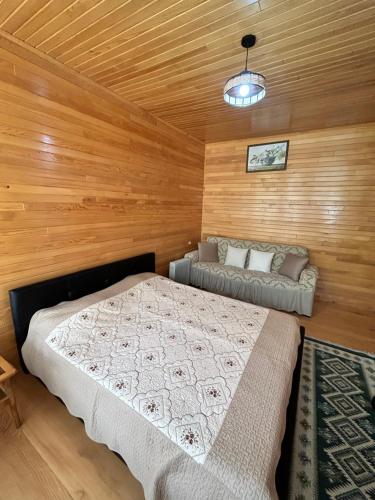 Postel nebo postele na pokoji v ubytování Cottage in Mestia