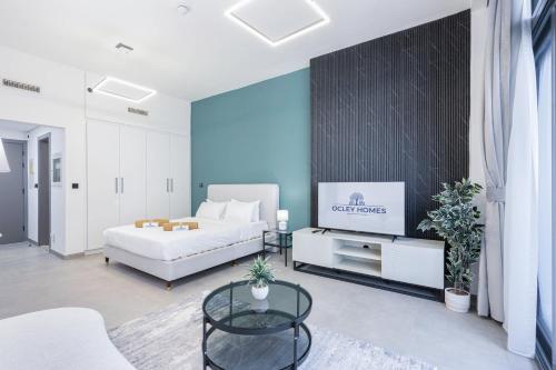 Modern Home in Sports City with Rooftop Pool