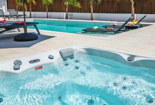 Villa Paradisius - Moradia moderna com piscina aquecível e BBQ - Albufeira