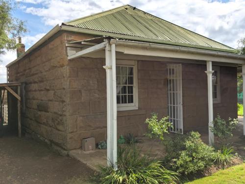 Tòa nhà nơi khách sạn tọa lạc