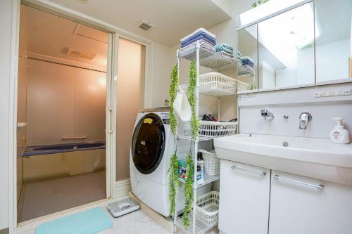 Family-Friendly 2BR Apt in Tokyo 3 min to Yahiro St ation, Near Skytree