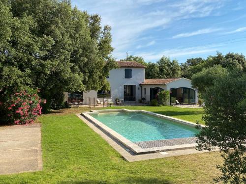 Photo de la galerie de l'établissement Aix en Provence Villa avec piscine au coeur de la nature, à Meyreuil