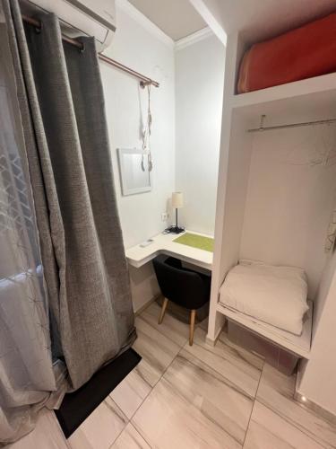 Hidden Garden 2BR with Patio