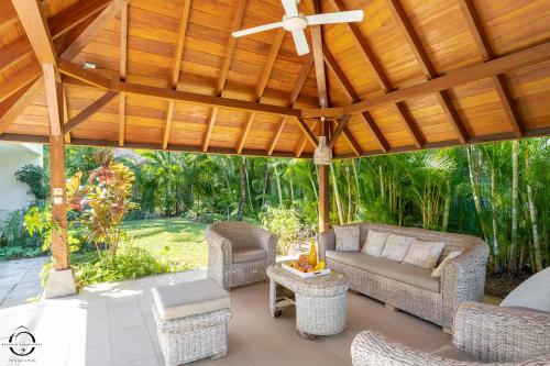 Posezení v ubytování Villa Ayoo - West Coast, Private Villas Resort