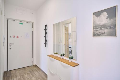 LAV Central Apartment by Litto