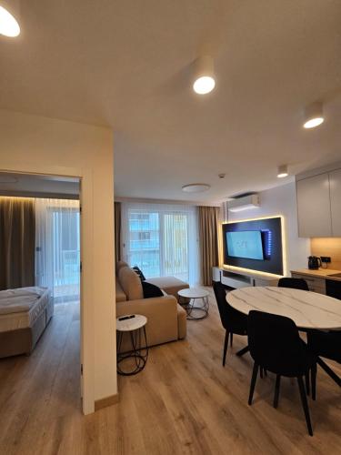 Kwiatano Apartamenty Plażowa - Sauna, Jacuzzi ,Klimatyzacja ,Parking, 100m do morza