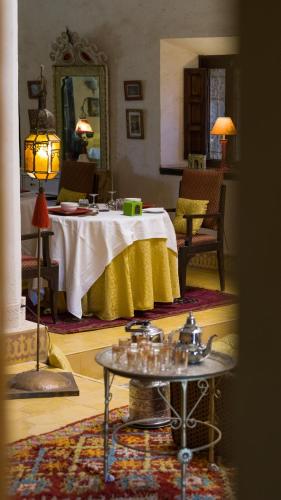 Χώρος καθιστικού στο Auberge Ksar Jallal