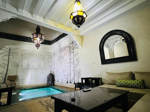 La alberca dentro o cerca de Riad Émeraude Privé 3 chambres avec piscine Médina Marrakech