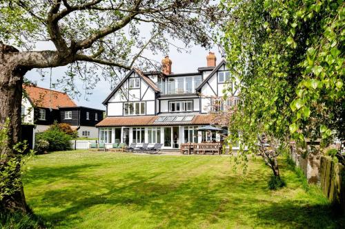 Zahrada ubytování Claysmead - A large Lakeside House in Thorpeness - Aldeburgh Coastal Cottages