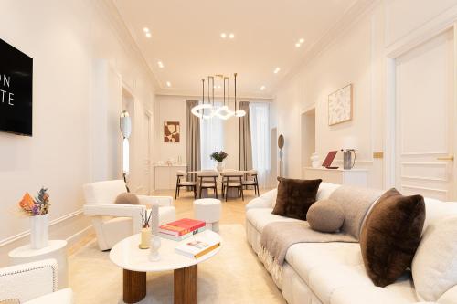 Maison Galante's apartments with Services in Louvre - Rue des Déchargeurs